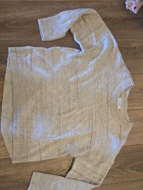 Old Navy Light Beige Crewneck Sweater
